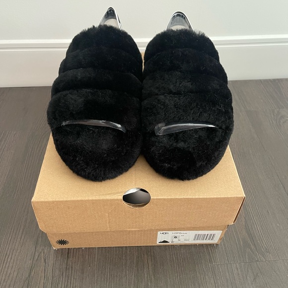 Ugh Fluff Slide - Picture 1 of 4